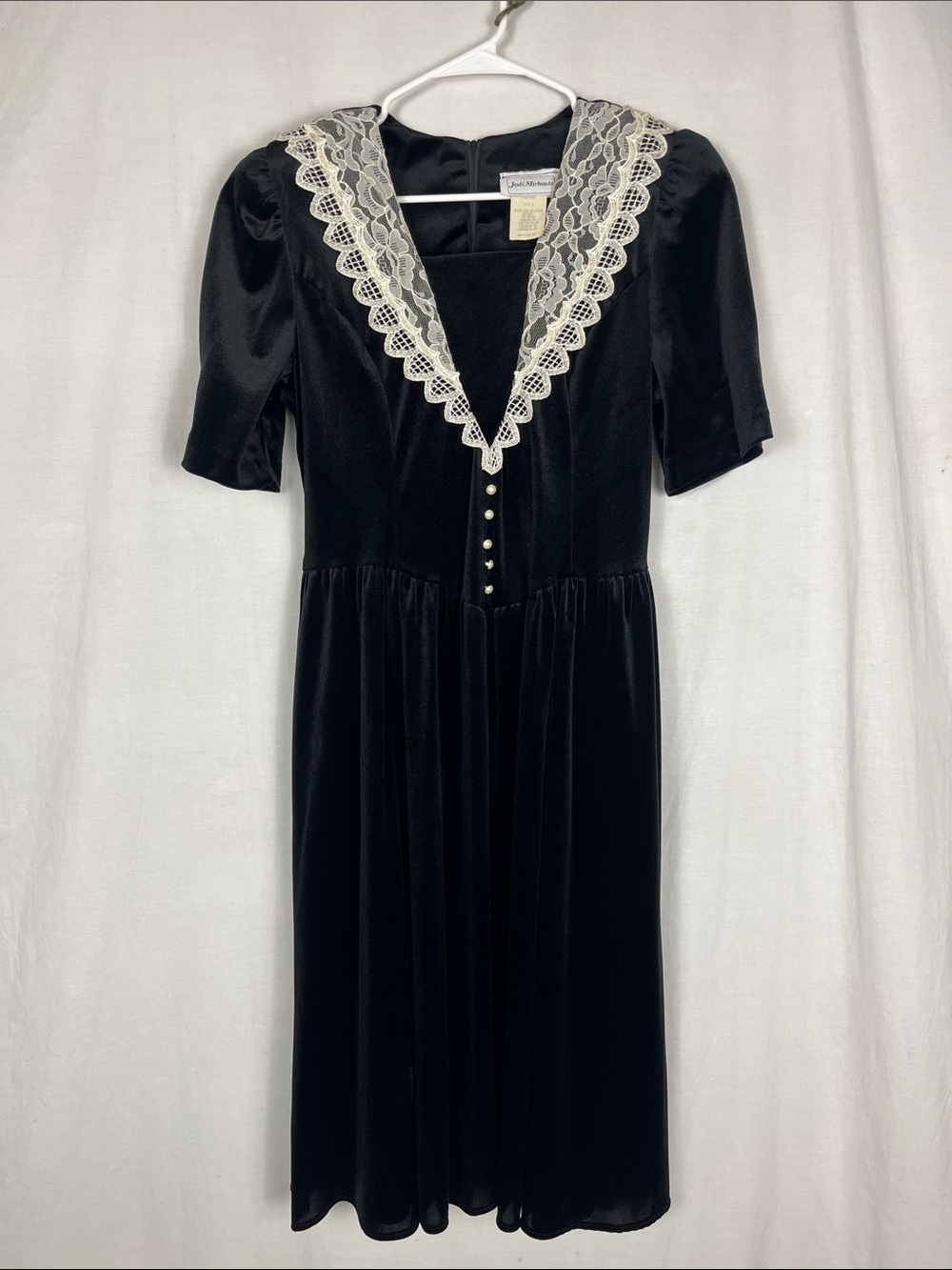 Vintage 90s Jodi Michaels Black Velvet and White Lace Short Sleeve Midi Dress